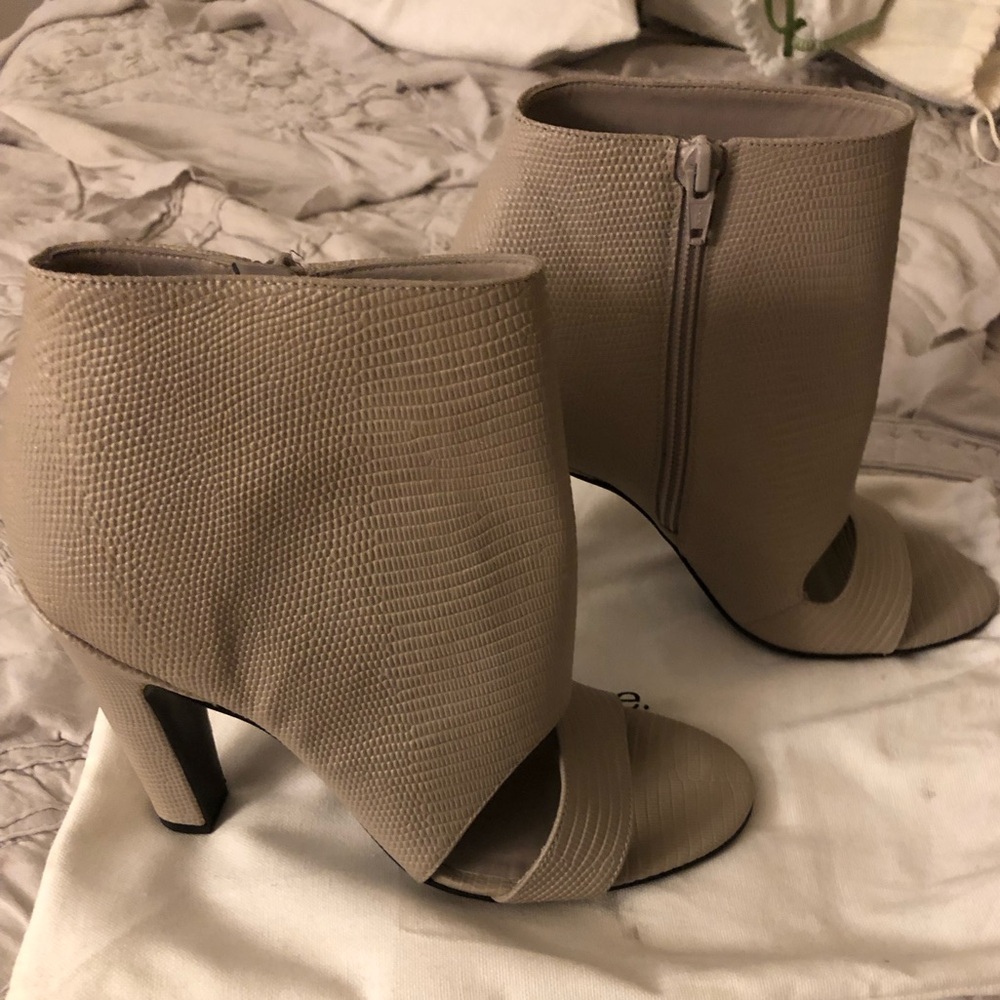NWOT Vince Textured Taupe Heeled Boots